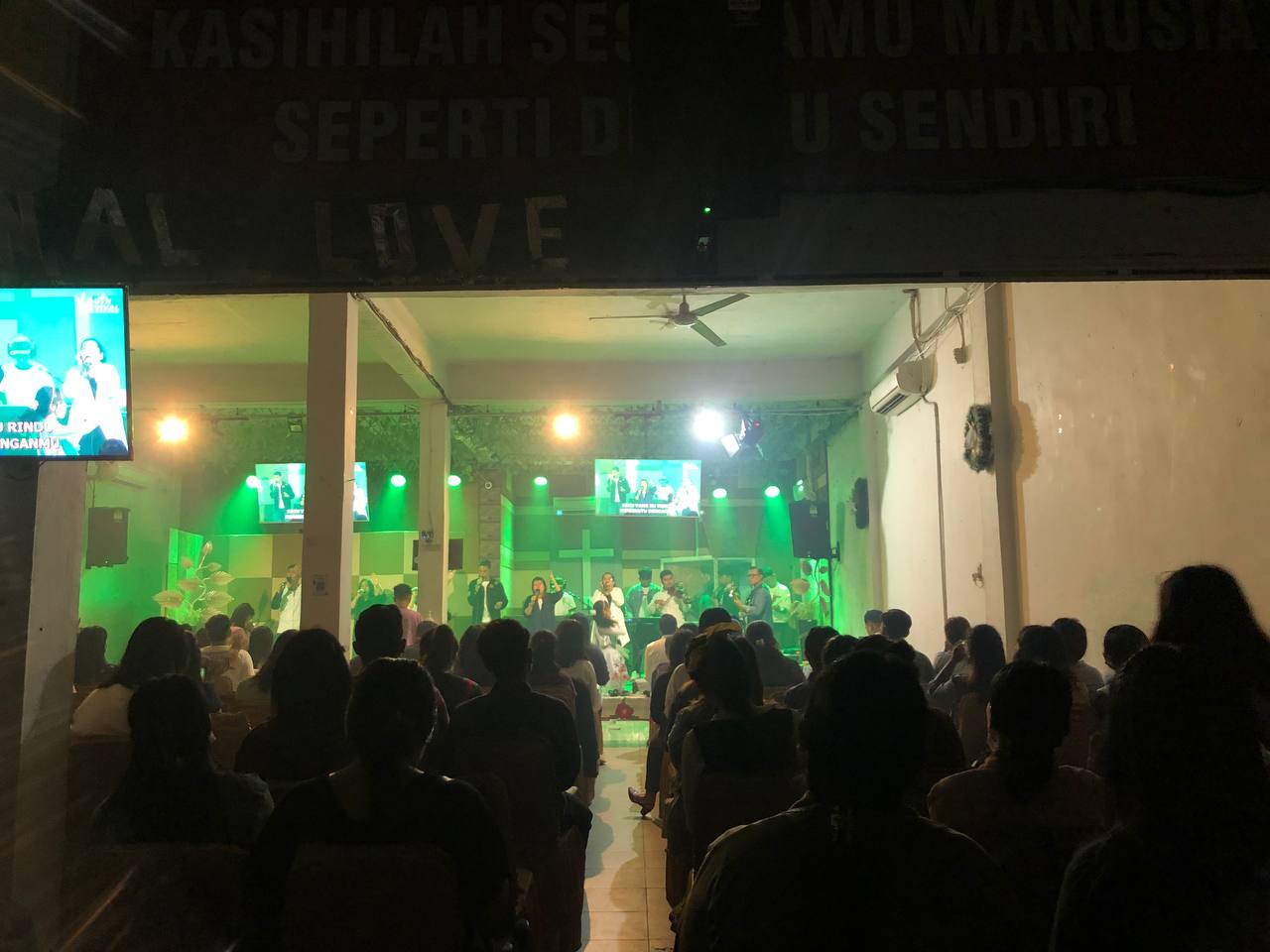 Ibadah Pemuda 8